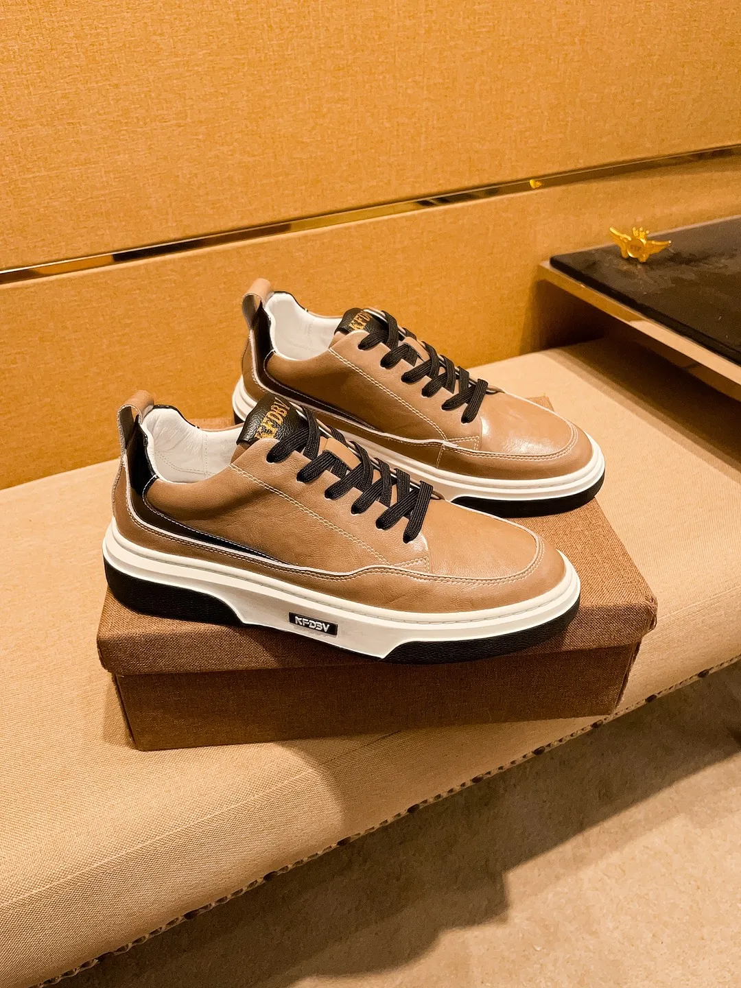 Men's shoes 💰 420💰【BV】🔥 High-end men's shoes brand official website 1:1 latest masterpiece: the upper is made of Italian imported first-layer cowhide with a comfortable and breathable lining➕original non-slip and wear-resistant outsole🔥, making walking more convenient and comfortable! An exclusive new model, a stunning work, a beautiful 1:1 replica [color] compared to the official quality! Create a fashionable personality to set off your uniqueness! A must-have for trendy men! Classic🔥Size: 38-44 Color: 🔥Multiple colors available🔥.